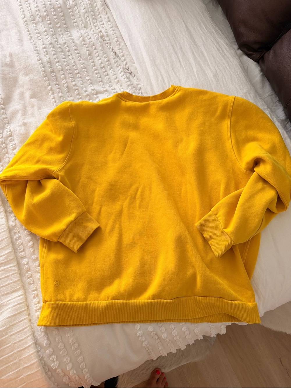 lululemon Yellow Crewneck sweatshirt  - Men’s Medium - Picture 2 of 3